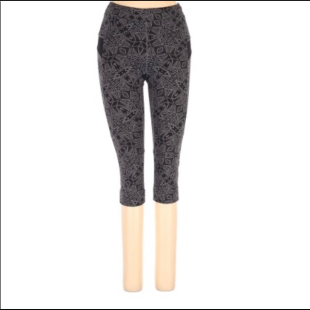 Athleta Black and Gray Knee length leggings
